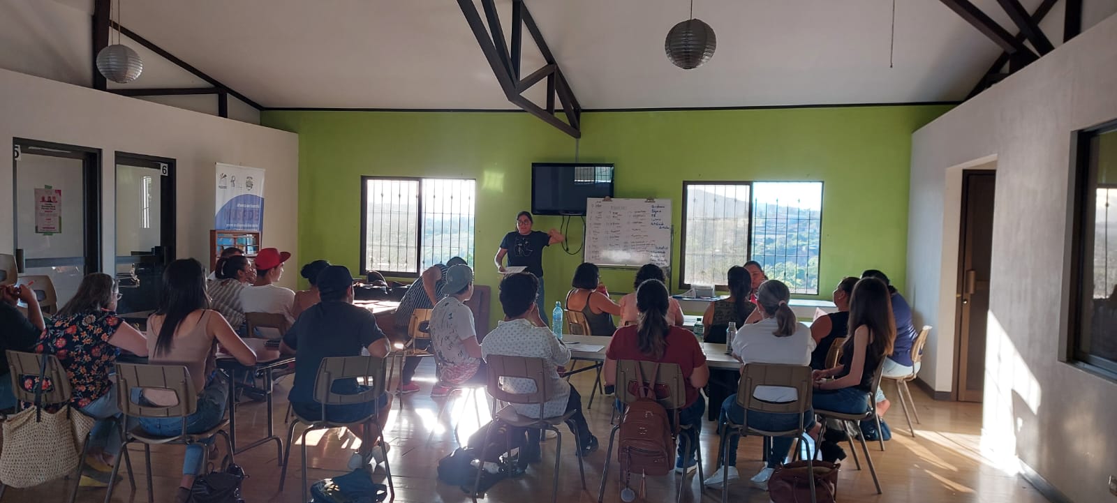 Curso de Inglés básico. Promovido por la Municipalidad de Sarchí, para las personas adultas jóvenes del cantón. Casa de la Cultura. Febrero 2023.